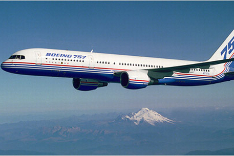 Летевший в Египет Boeing аварийно сел в Новосибирске