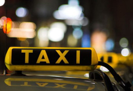 Нелегальных таксистов выгонят с привокзальных площадей Москвы