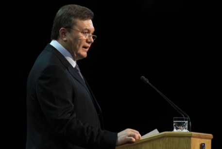 Януковича призвали прекратить давление на украинские СМИ