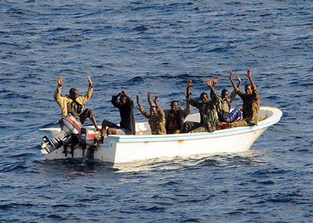 Итальянские моряки отбились от пиратов у берегов Омана
