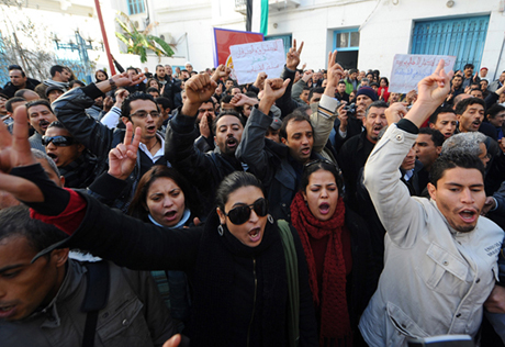В Тунисе в столкновениях с полицией погибли 20 человек