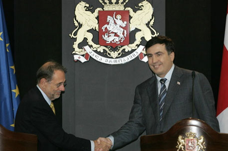 Саакашвили вручил Хавьеру Солану Орден Золотого Руна