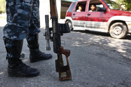 У экс-депутата Киргизии нашли оружие и экстремистскую литературу