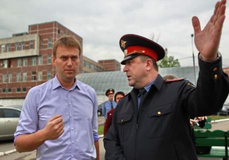 С Навального потребовали миллион рублей