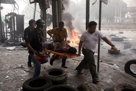 Число жертв беспорядков в Таиланде достигло 22 человек