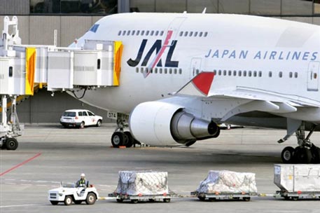 В Токио из-за возгорания аварийно приземлился самолет 