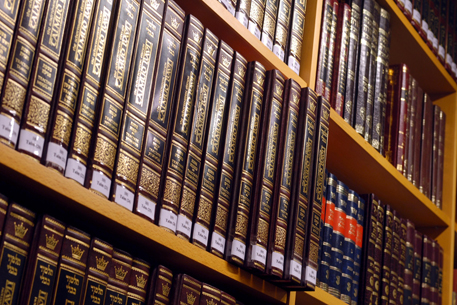 В Латвии в книгохранилище национальной библиотеки провалился пол