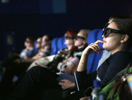 В Казахстане с 12 лет разрешено смотреть "обнаженку" в кино