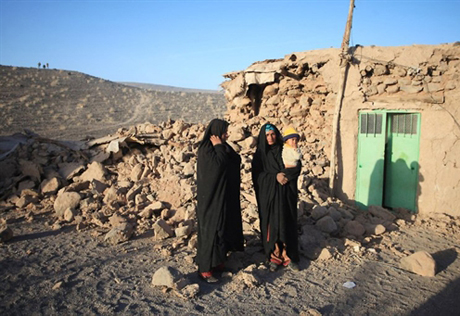 В результате землетрясения на юге Ирана пострадали 16 человек