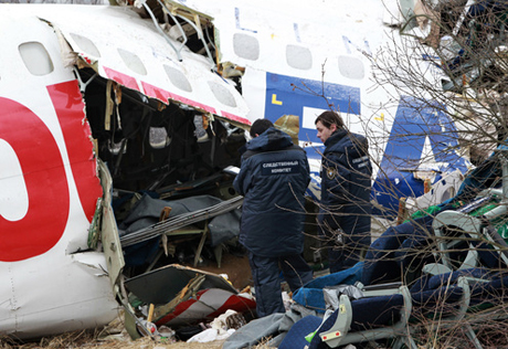 Речевой самописец Ту-154 нашли под фюзеляжем лайнера