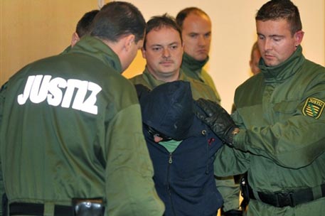 В Германии осудили членов "русской мафии"