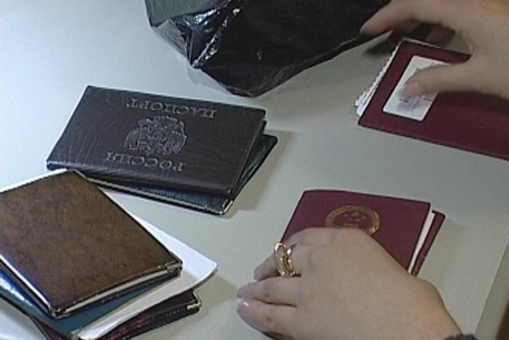 ФМС России отберет бизнес у посредников на рынке паспортов