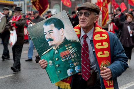 Москва отпразднует 65-летие Победы без плакатов Сталина