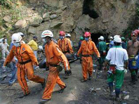 В Китае при пожаре на шахте погибли 12 горняков