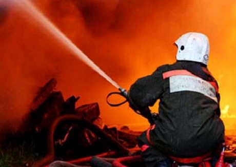 Пожар на строительном рынке у МКАДа потушен