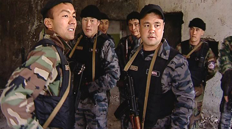Убийцы милиционеров в Бишкеке готовили взрывы у иностранных посольств
