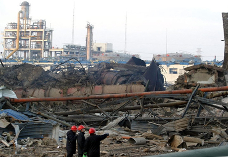 В результате взрыва на китайском заводе CNPC пострадали 30 человек