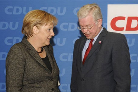 Партийный заместитель Меркель уйдет из политики