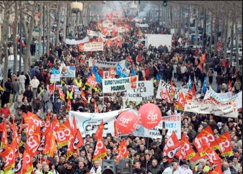 60 000 французов приняли участие в акции протеста 