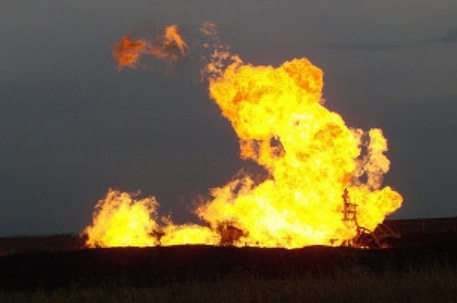 Пожарные ликвидировали возгорание на нефтестанции в Югре
