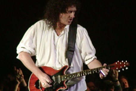 Гитарист Queen встал на защиту британских ежей