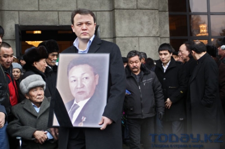 В Алматы состоялись похороны Бахыта Жумадилова