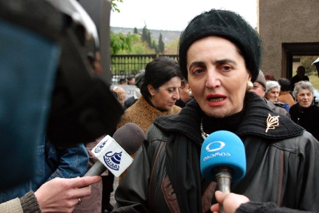Вдова Гамсахурдия попросила политическое убежище в Германии