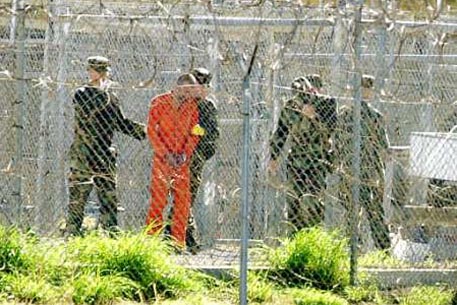 Суд Алжира снял обвинения с двух бывших узников Гуантанамо