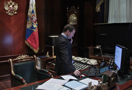 Медведев проведет коллегию ФСБ после теракта в "Домодедово"