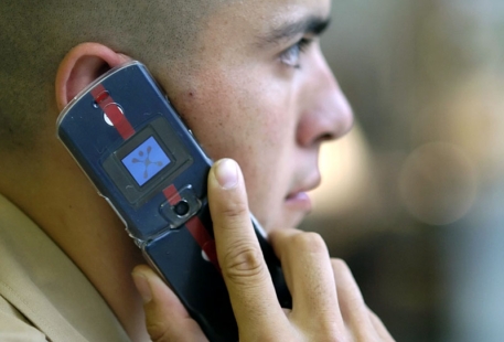 Российским призывникам разрешили пользоваться мобильными телефонами