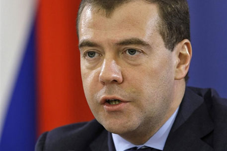 Медведев одобрил снижение транспортного налога с 2011 года