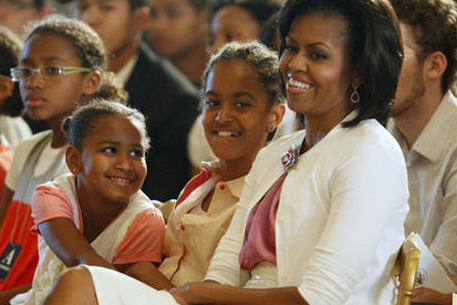 Мишель Обаму назвали лучшей мамой среди знаменитостей