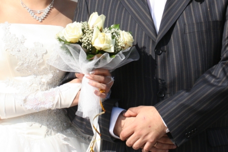 Каждый пятый казахстанец рождается вне брака, каждый четвертый брак - распадается