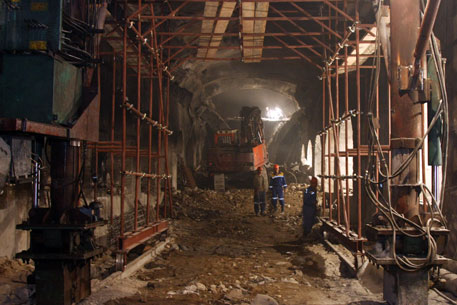 Строительство алматинского метро завершено на 64 процента
