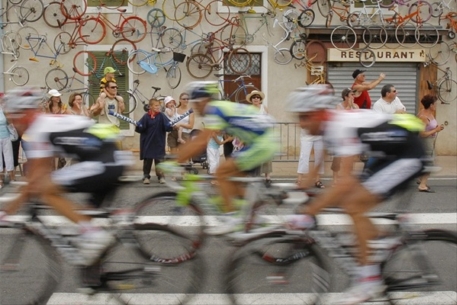 UCI разрешил участникам "Тур де Франс" использовать радиосвязь