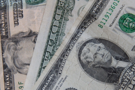 ОАЭ опровергли факт переговоров по замене доллара