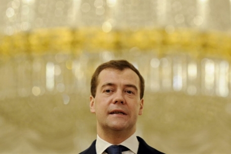Медведев призвал использовать опыт IKEA в борьбе со взятками