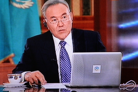 Президент Назарбаев признался в любви к интернету