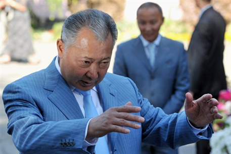 ЦИК Киргизии заявил о лидерстве Бакиева на выборах
