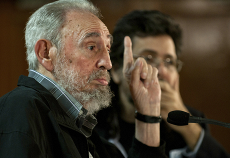 Фидель Кастро назвал западную кампанию против Ливии "лживой"