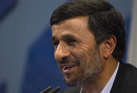 Посол Казахстана в Иране вручил Ахмадинежаду верительные грамоты