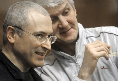Защита Ходорковского нашла в приговоре суда "фундаментальные нарушения закона"