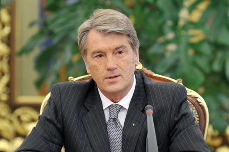 Украинские телеканалы обделили Ющенко эфирным временем