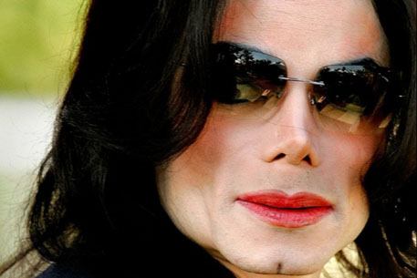 Тело Майкла Джексона похоронят без головного мозга