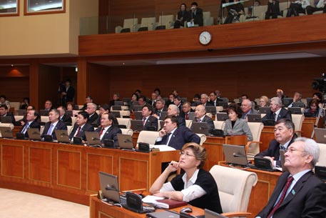 В Казахстане уставной капитал для ТОО составит 100 тенге