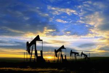 Правительство Казахстана расторгло десять контрактов с нефтяниками