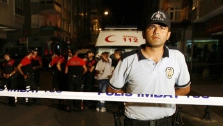 В Турции 10 учеников пострадали от гранаты полиции
