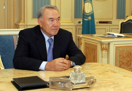 Назарбаев не допустил ни одной ошибки на экзамене по госязыку