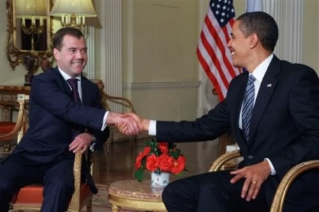Медведев и Обама подписали новый договор о СНВ