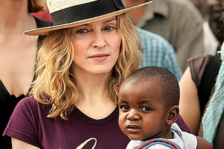 Мадонна пожертвовала Малави 12 миллионов долларов 